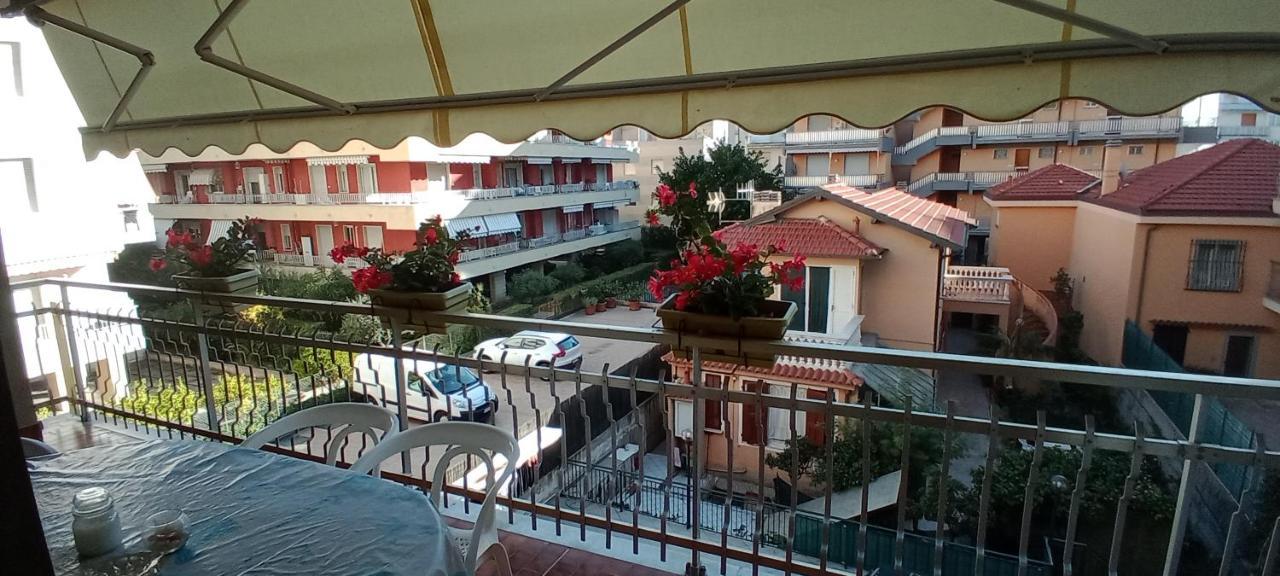 Appartamento Giusy Ventimiglia Buitenkant foto